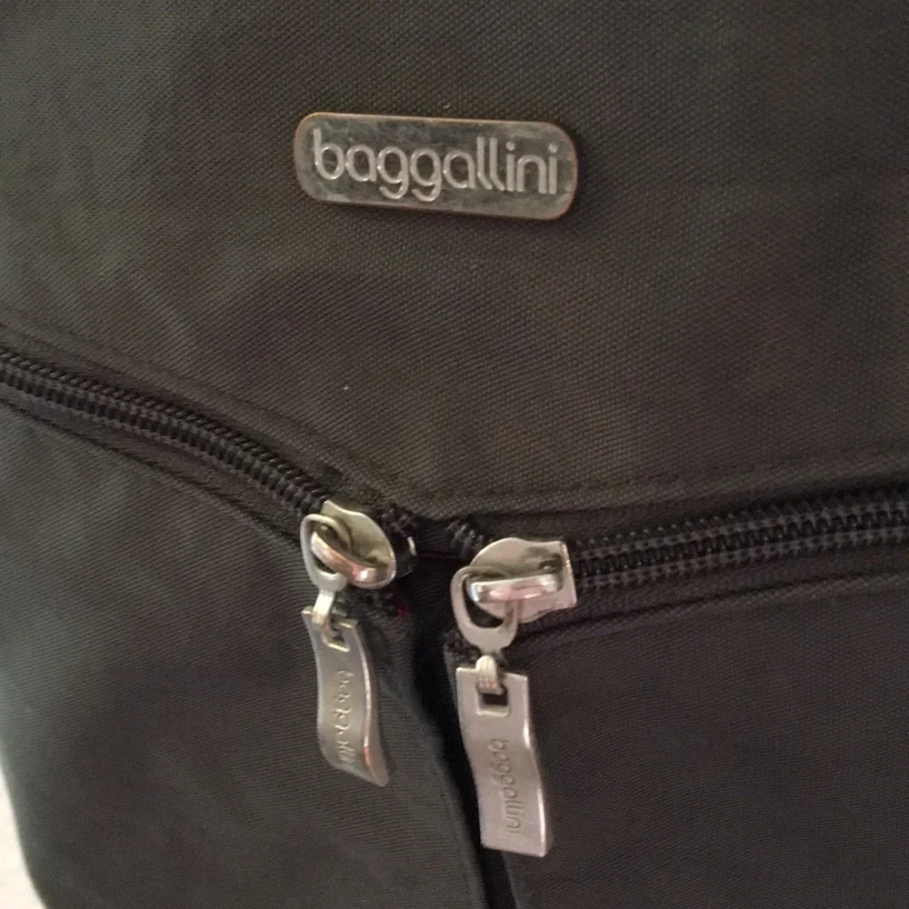 Baggallini HRZ649 Horizon Crossbody Charcoal Nylon